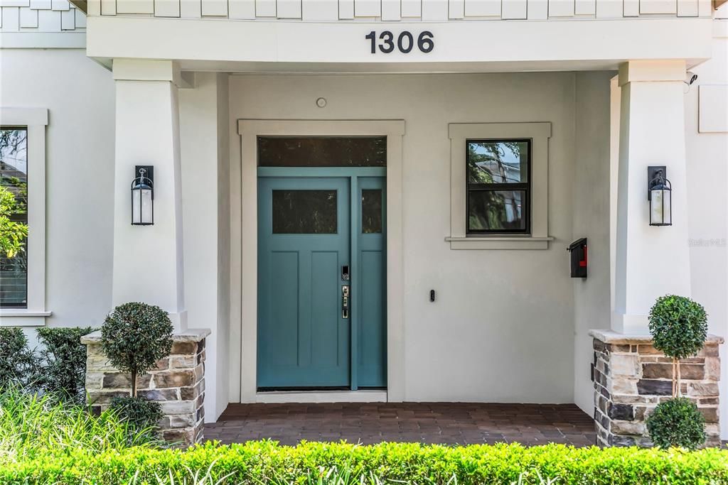 For Sale: $1,497,500 (6 beds, 5 baths, 3591 Square Feet)
