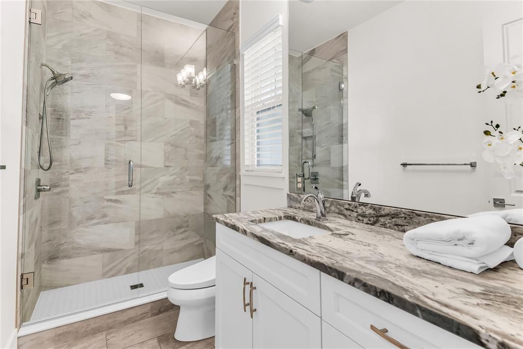 For Sale: $1,497,500 (6 beds, 5 baths, 3591 Square Feet)