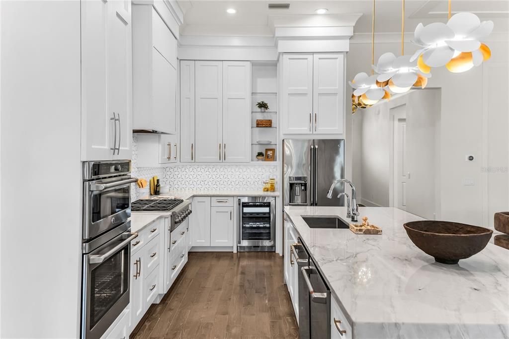 For Sale: $1,497,500 (6 beds, 5 baths, 3591 Square Feet)