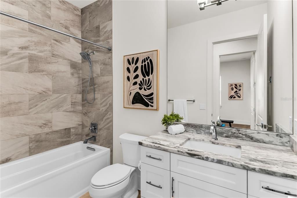 For Sale: $1,497,500 (6 beds, 5 baths, 3591 Square Feet)