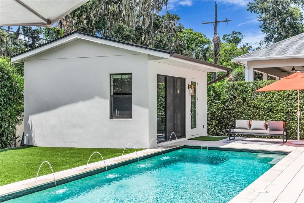 For Sale: $1,497,500 (6 beds, 5 baths, 3591 Square Feet)