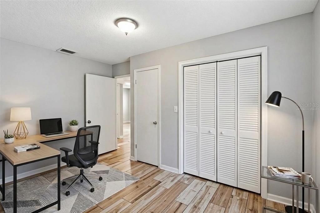 На продажу: $299,900 (3 спален, 1 ванн, 1520 Квадратных фут)