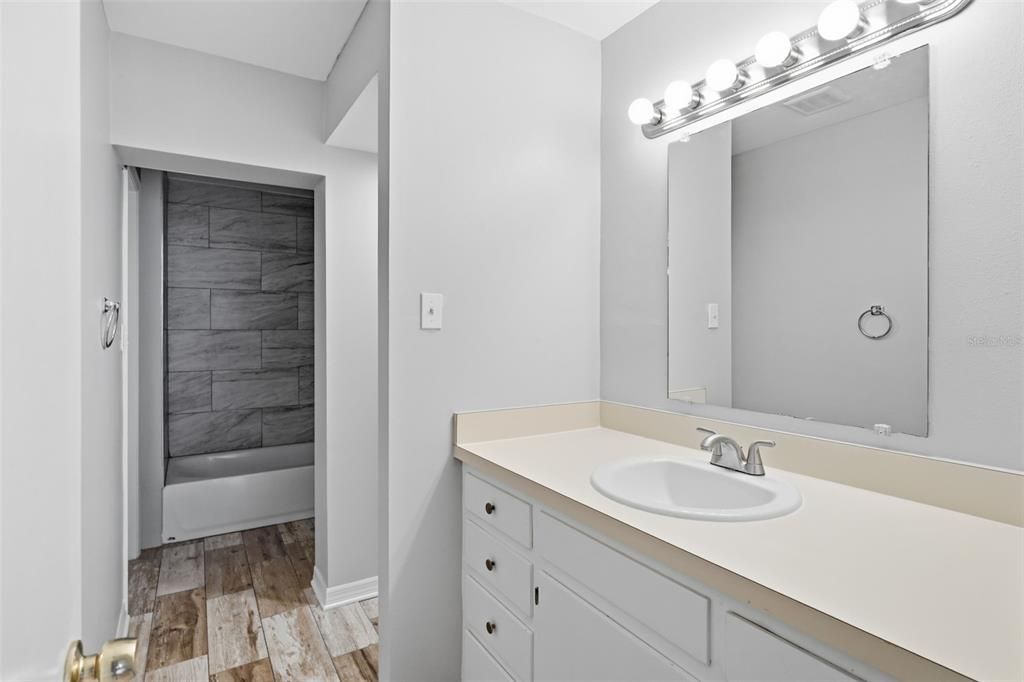 На продажу: $299,900 (3 спален, 1 ванн, 1520 Квадратных фут)