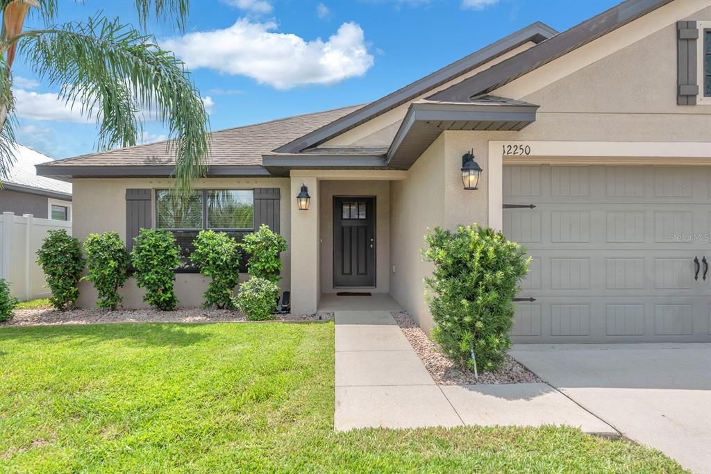For Sale: $370,000 (3 beds, 2 baths, 1958 Square Feet)
