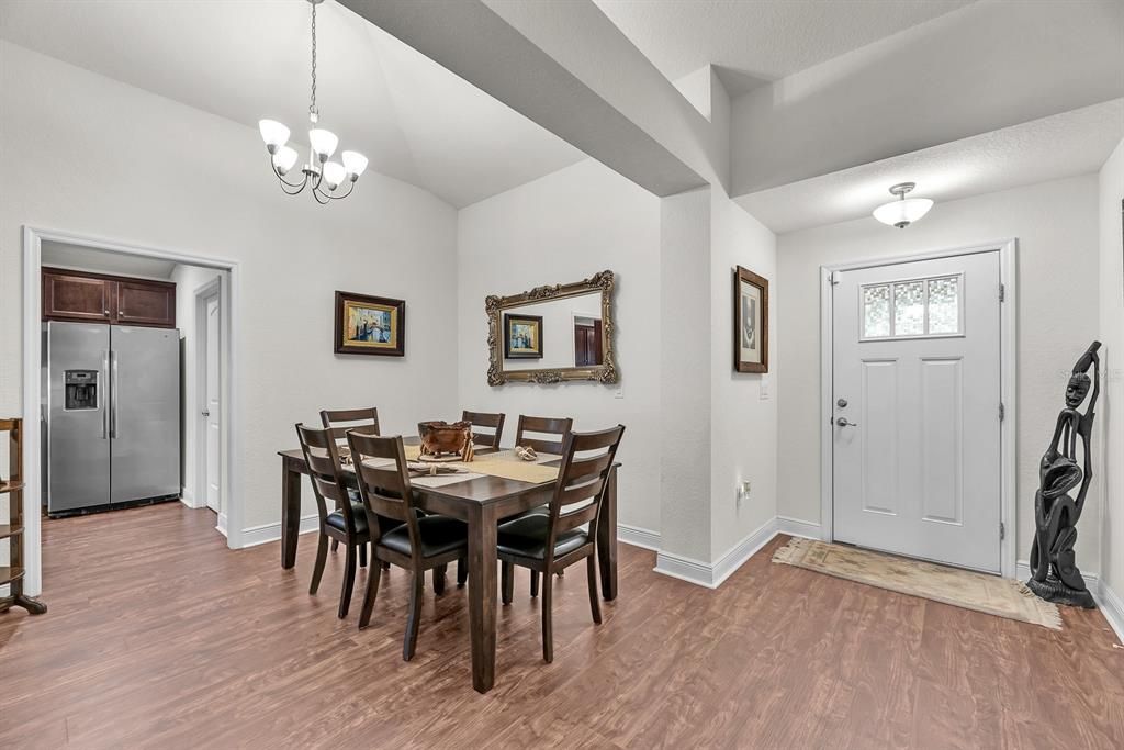 For Sale: $370,000 (3 beds, 2 baths, 1958 Square Feet)