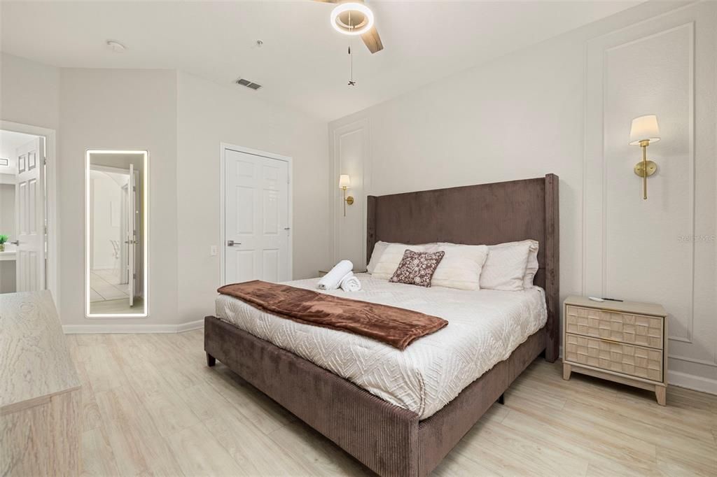 Active With Contract: $330,000 (3 beds, 2 baths, 1390 Square Feet)