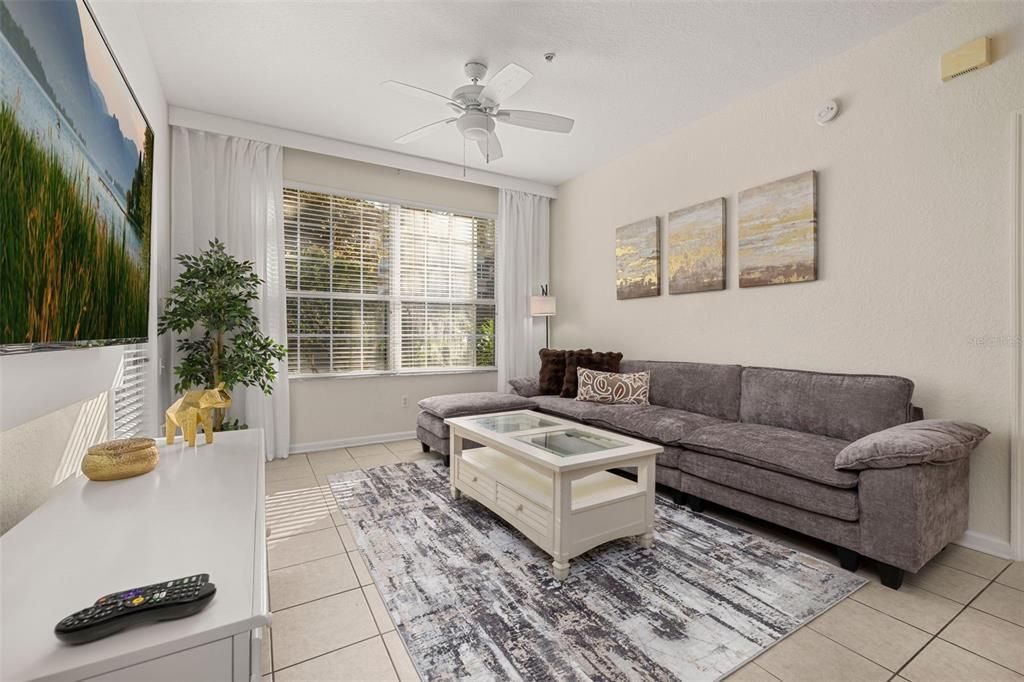 Active With Contract: $330,000 (3 beds, 2 baths, 1390 Square Feet)