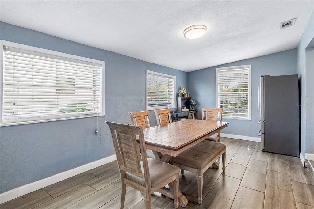For Sale: $459,000 (3 beds, 2 baths, 1664 Square Feet)