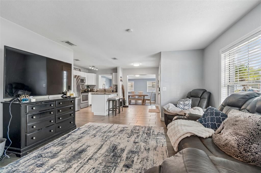 For Sale: $459,000 (3 beds, 2 baths, 1664 Square Feet)