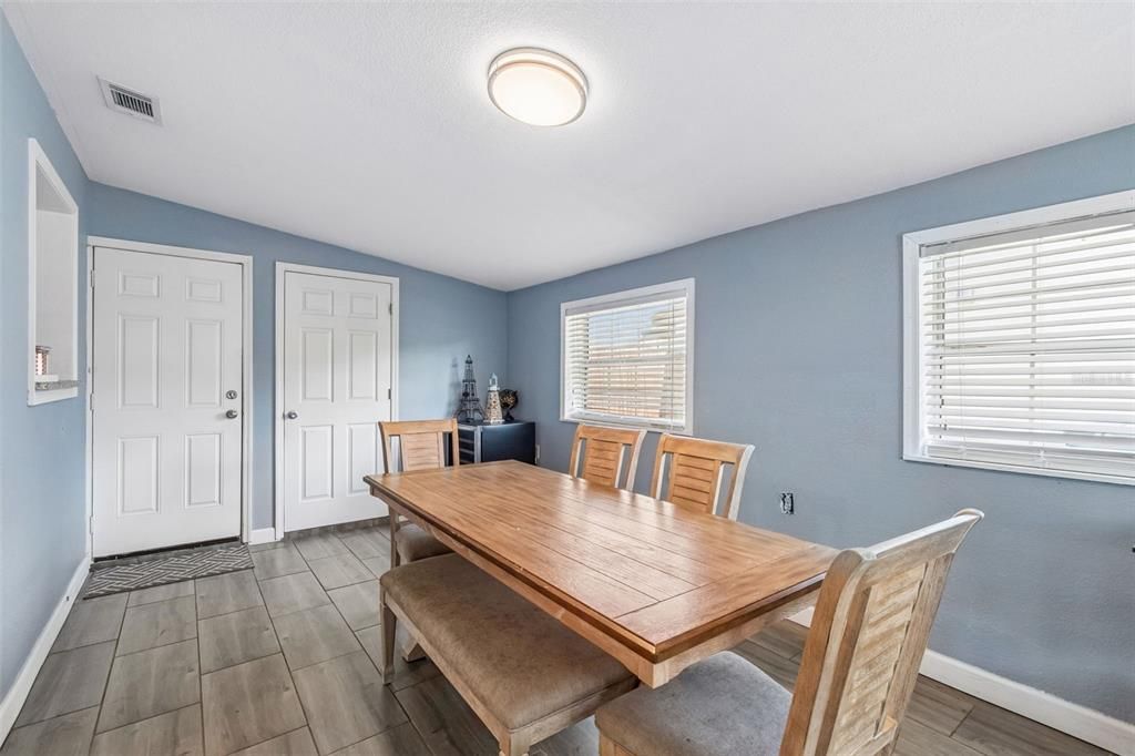 For Sale: $459,000 (3 beds, 2 baths, 1664 Square Feet)