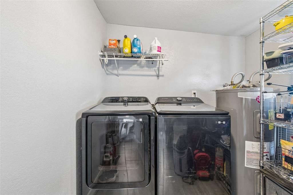 For Sale: $459,000 (3 beds, 2 baths, 1664 Square Feet)