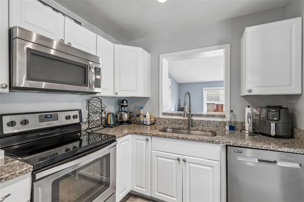 For Sale: $459,000 (3 beds, 2 baths, 1664 Square Feet)