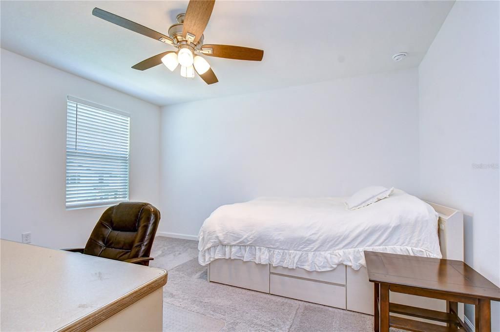 En Venta: $385,000 (4 camas, 3 baños, 2260 Pies cuadrados)