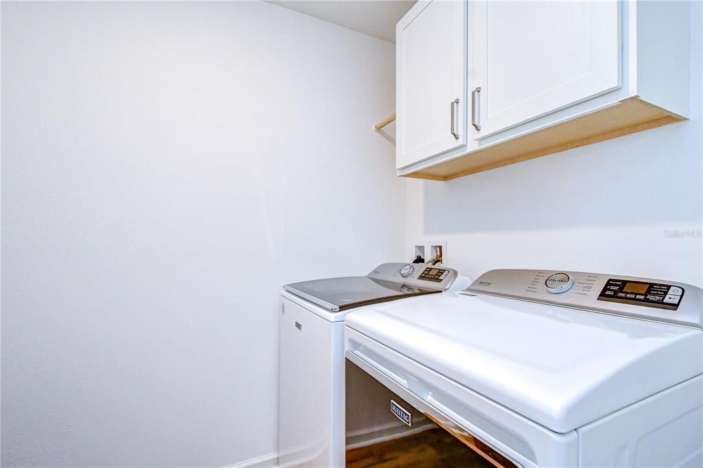 En Venta: $385,000 (4 camas, 3 baños, 2260 Pies cuadrados)