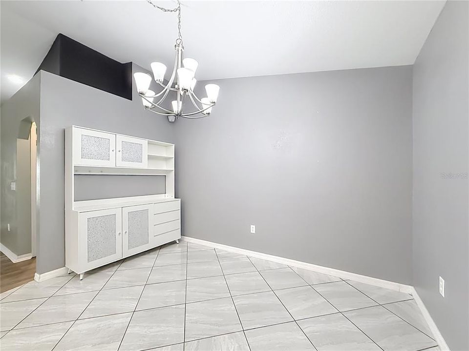 Active With Contract: $379,900 (3 beds, 2 baths, 1632 Square Feet)