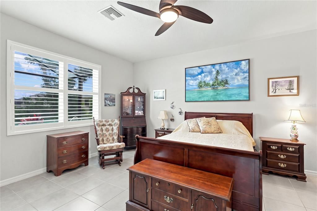 For Sale: $539,900 (4 beds, 2 baths, 2047 Square Feet)
