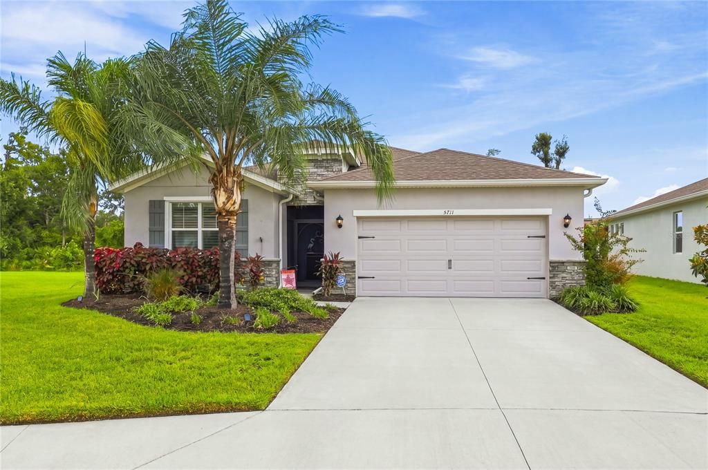 For Sale: $539,900 (4 beds, 2 baths, 2047 Square Feet)