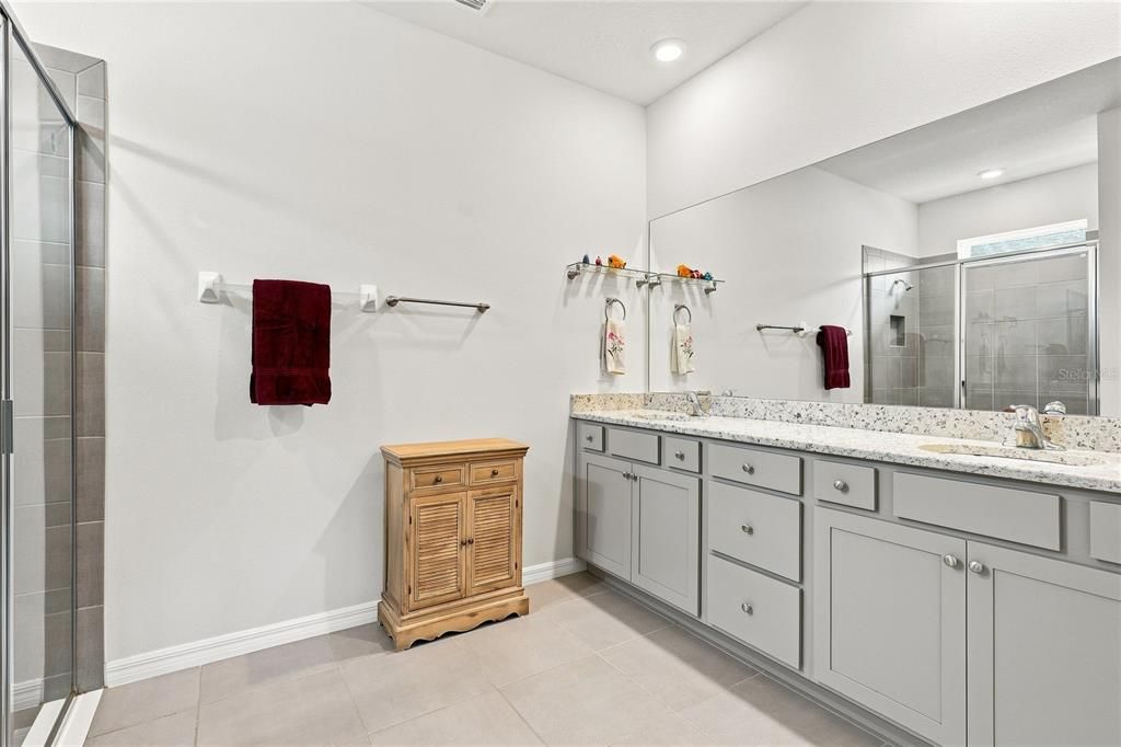 For Sale: $539,900 (4 beds, 2 baths, 2047 Square Feet)