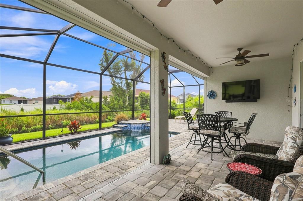 For Sale: $539,900 (4 beds, 2 baths, 2047 Square Feet)