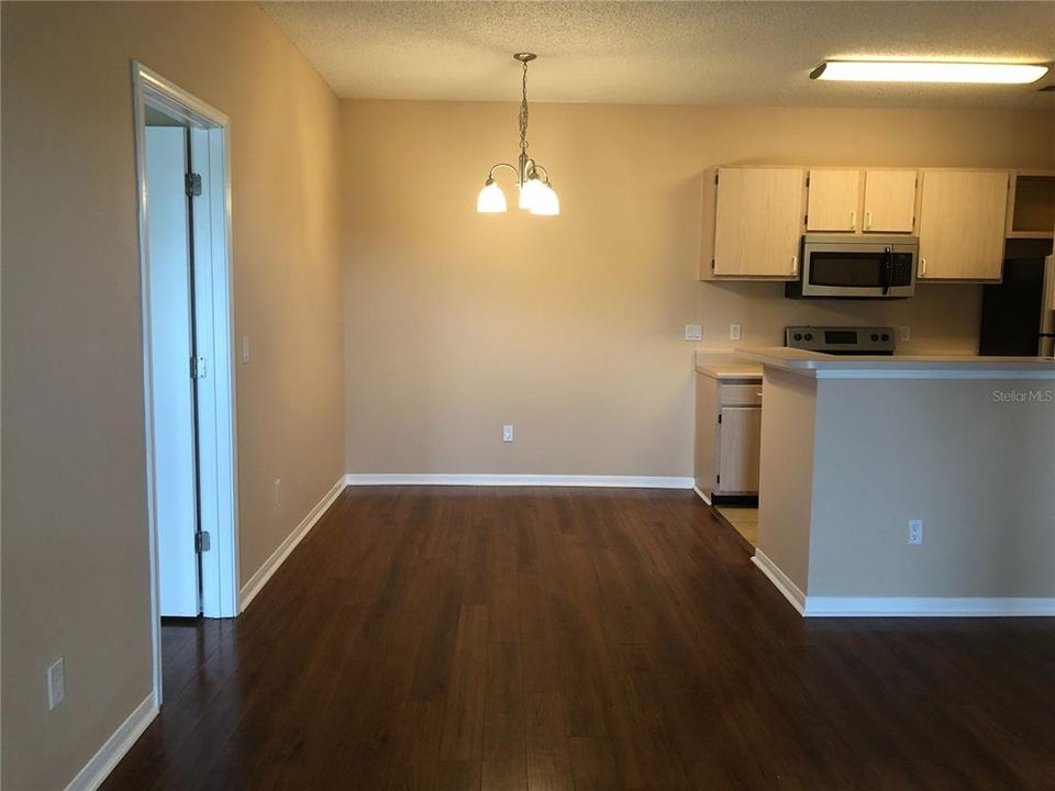 For Rent: $1,499 (2 beds, 2 baths, 1499 Square Feet)