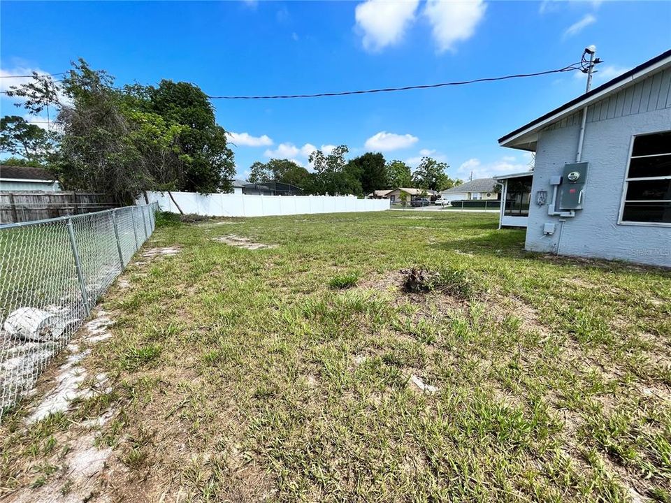 For Rent: $2,150 (4 beds, 2 baths, 1316 Square Feet)