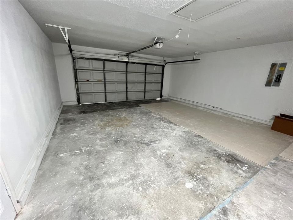 For Rent: $2,150 (4 beds, 2 baths, 1316 Square Feet)