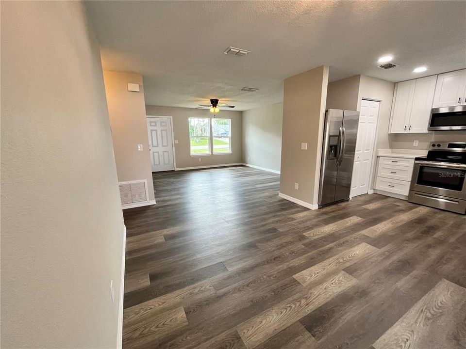 For Rent: $2,150 (4 beds, 2 baths, 1316 Square Feet)