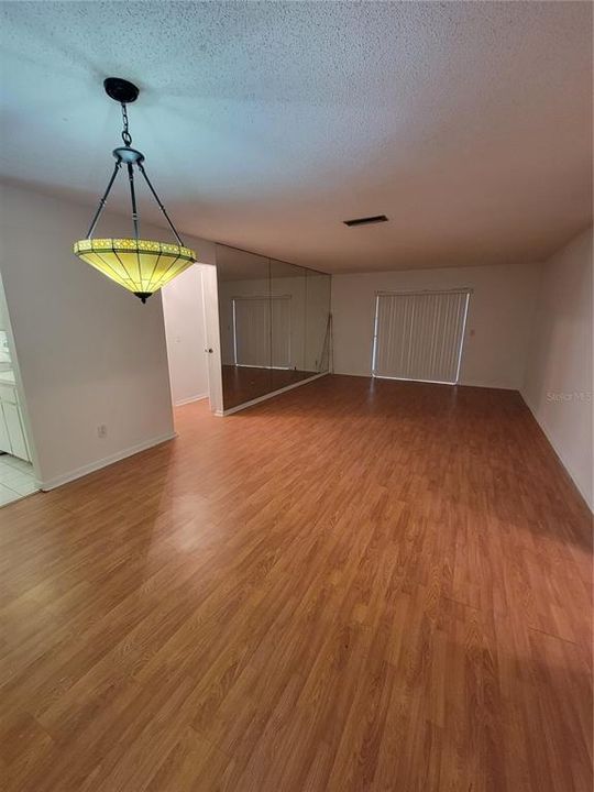 For Rent: $1,250 (2 beds, 2 baths, 1036 Square Feet)