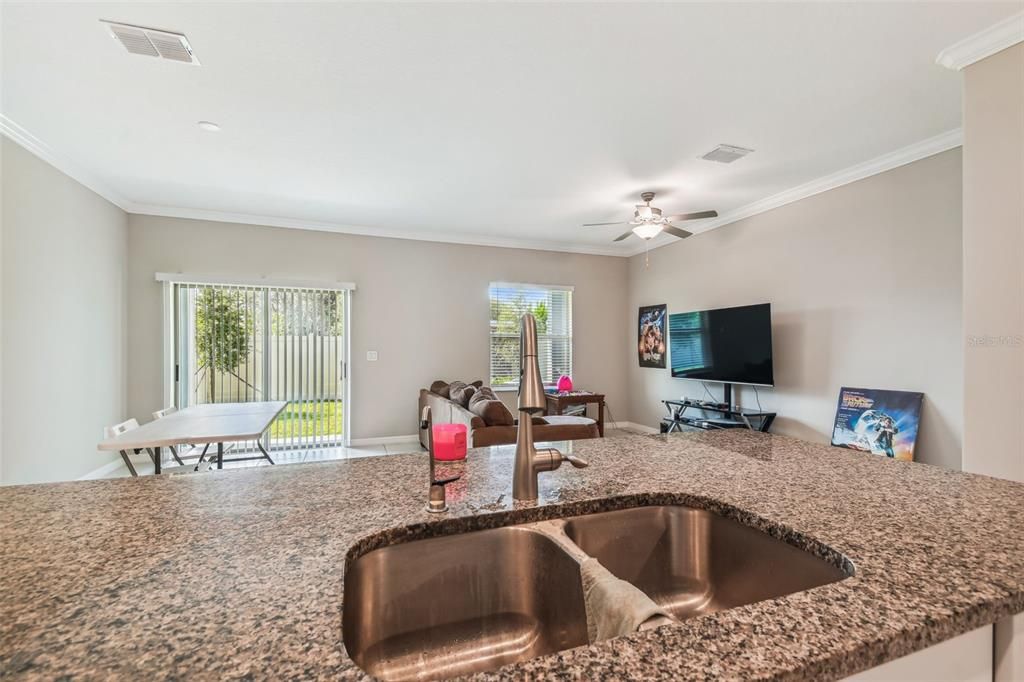 En Venta: $260,000 (3 camas, 2 baños, 1601 Pies cuadrados)