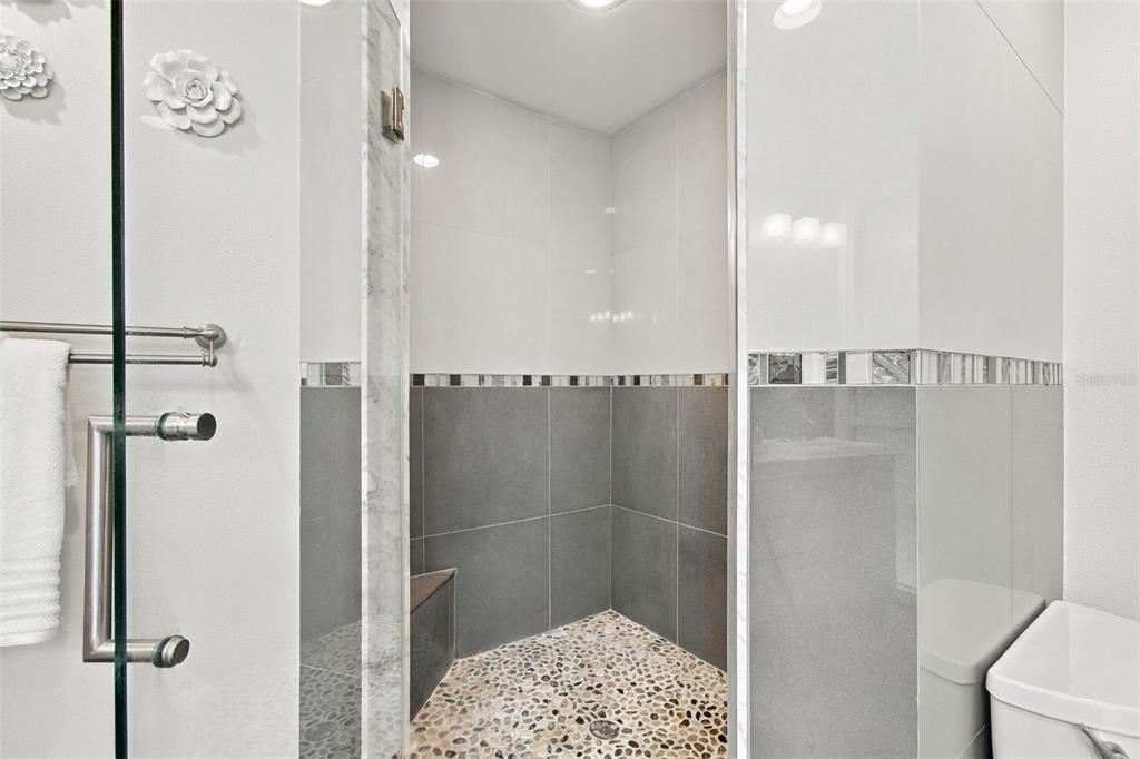 На продажу: $599,000 (2 спален, 2 ванн, 1303 Квадратных фут)