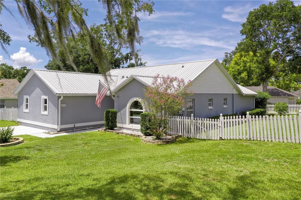 For Sale: $475,000 (3 beds, 3 baths, 2132 Square Feet)