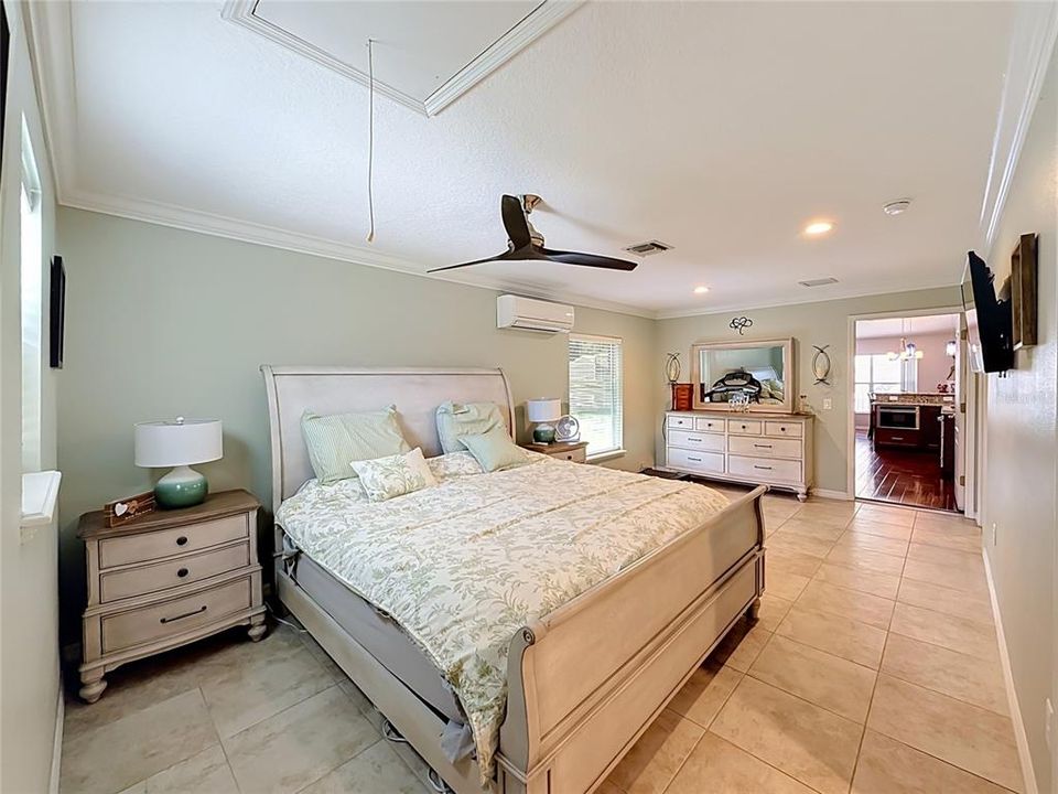 For Sale: $475,000 (3 beds, 3 baths, 2132 Square Feet)