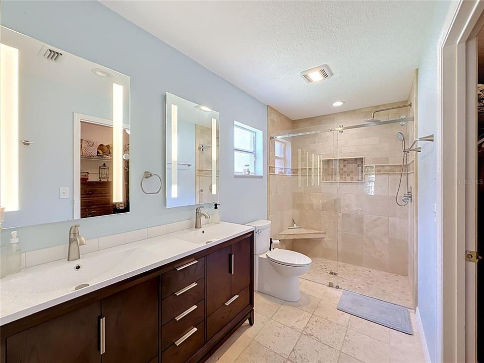 For Sale: $475,000 (3 beds, 3 baths, 2132 Square Feet)
