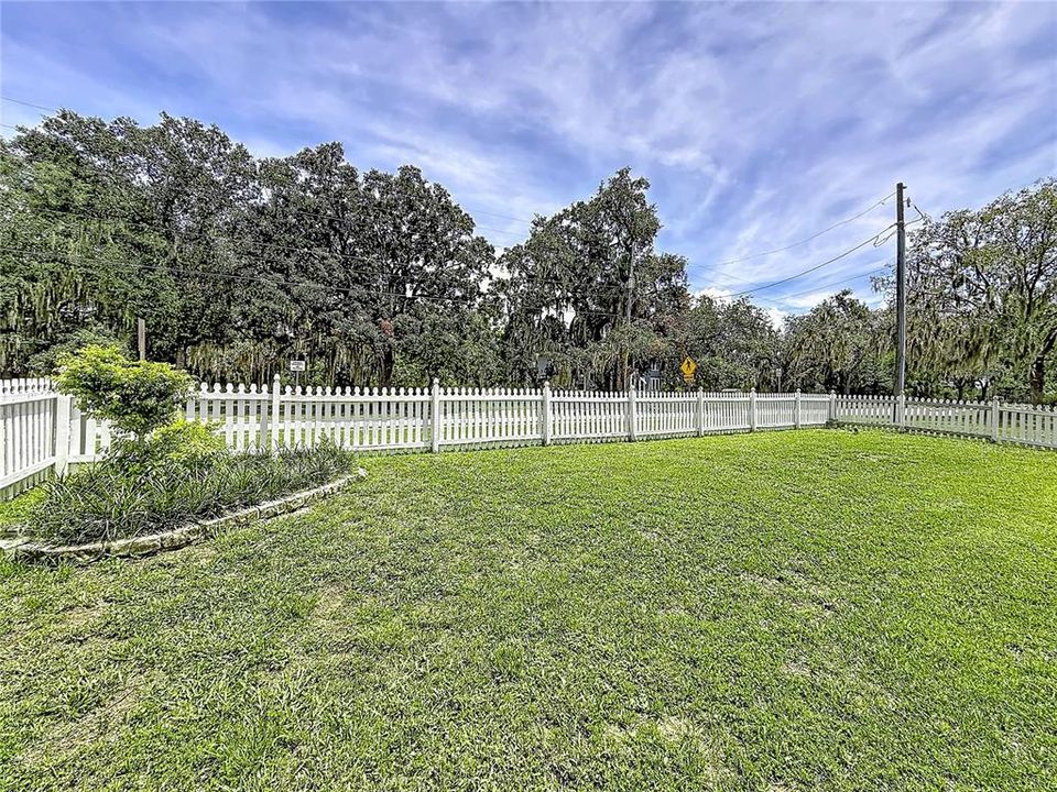 For Sale: $475,000 (3 beds, 3 baths, 2132 Square Feet)