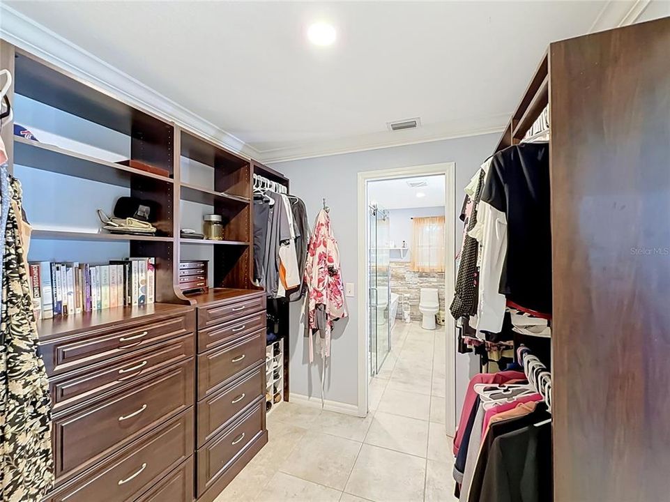 For Sale: $475,000 (3 beds, 3 baths, 2132 Square Feet)