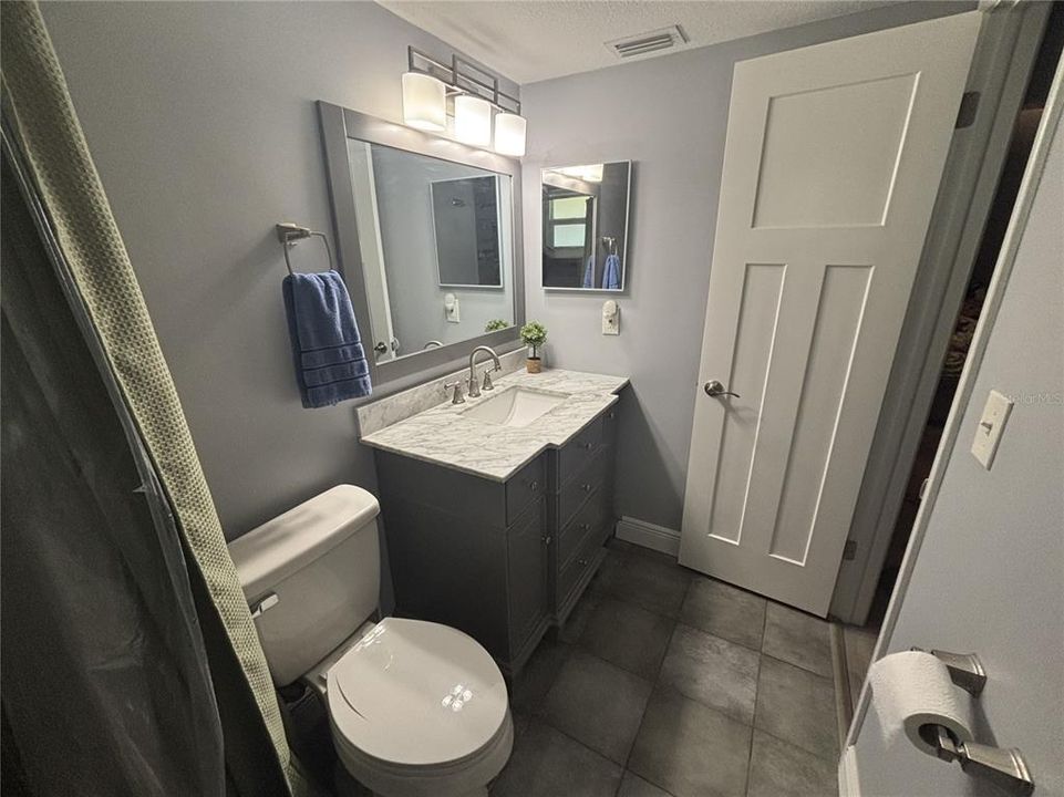 For Sale: $220,000 (2 beds, 2 baths, 1000 Square Feet)