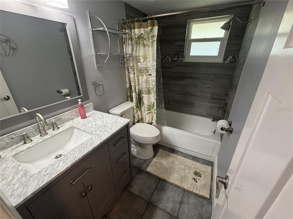 For Sale: $220,000 (2 beds, 2 baths, 1000 Square Feet)