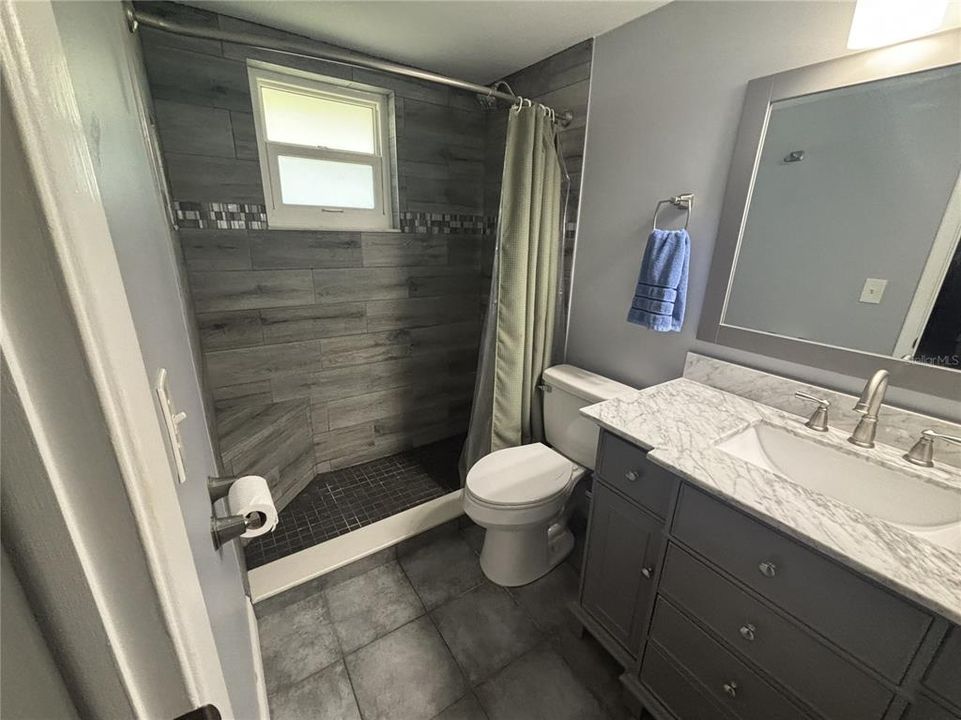For Sale: $220,000 (2 beds, 2 baths, 1000 Square Feet)