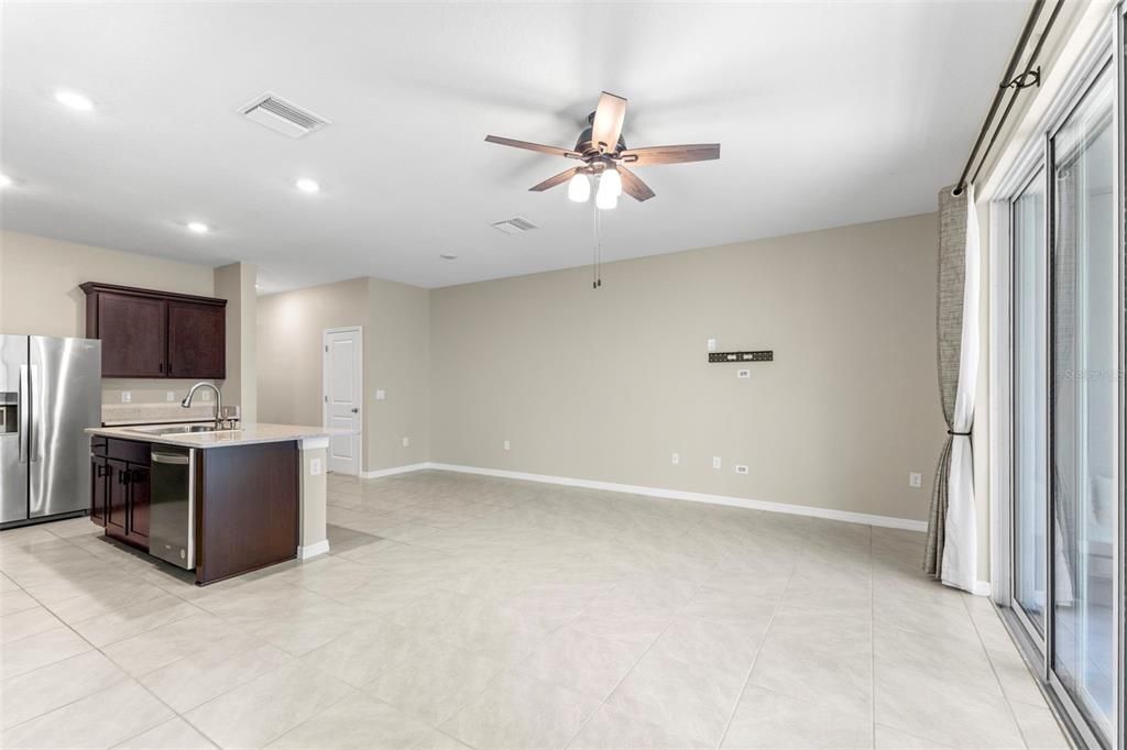 For Sale: $287,000 (3 beds, 2 baths, 1758 Square Feet)