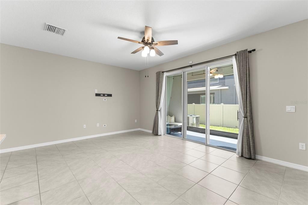 For Sale: $287,000 (3 beds, 2 baths, 1758 Square Feet)