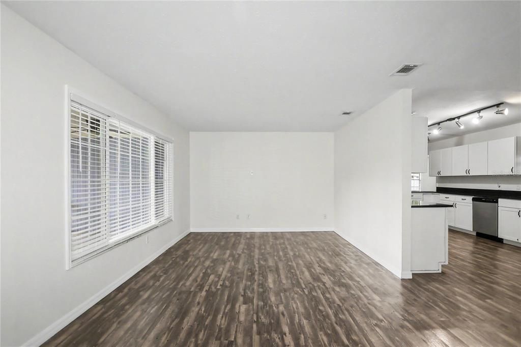 For Sale: $284,900 (3 beds, 2 baths, 1872 Square Feet)