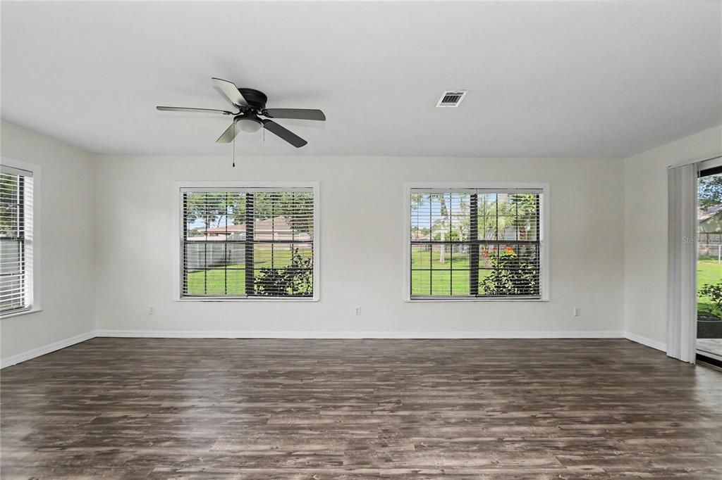 For Sale: $284,900 (3 beds, 2 baths, 1872 Square Feet)