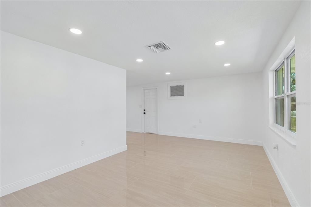 For Sale: $309,000 (3 beds, 2 baths, 1330 Square Feet)