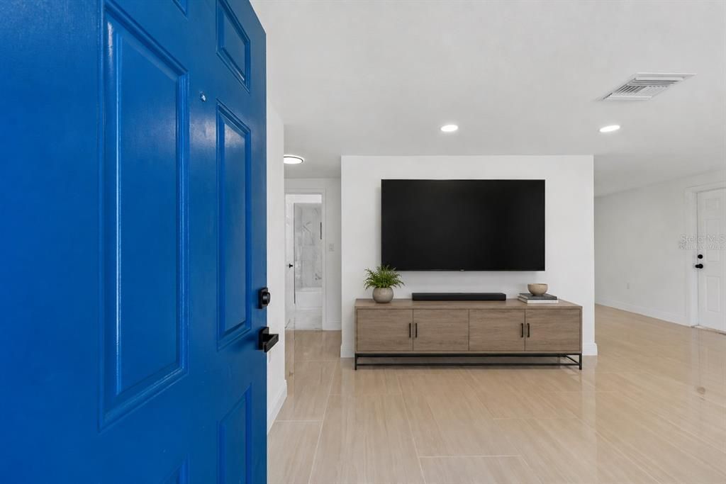 For Sale: $309,000 (3 beds, 2 baths, 1330 Square Feet)