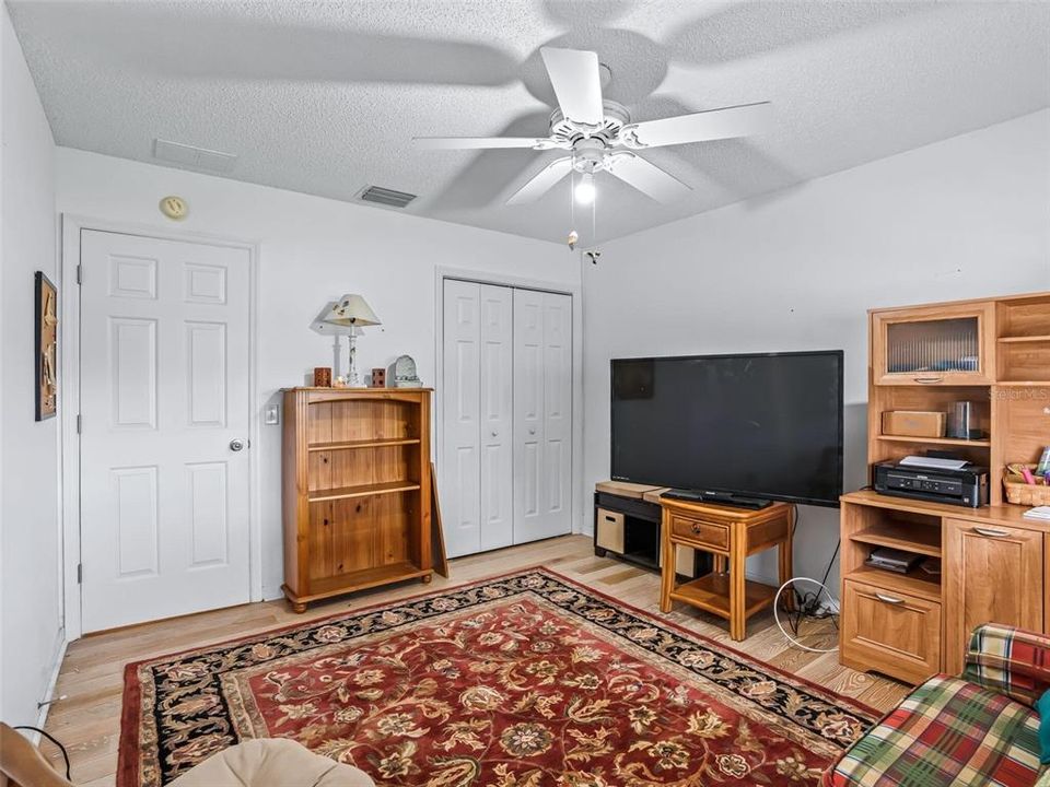 For Sale: $315,000 (3 beds, 2 baths, 1557 Square Feet)