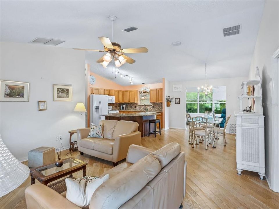 For Sale: $315,000 (3 beds, 2 baths, 1557 Square Feet)