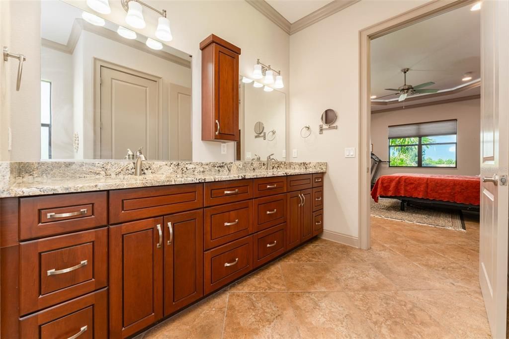 For Sale: $1,045,000 (4 beds, 2 baths, 2582 Square Feet)