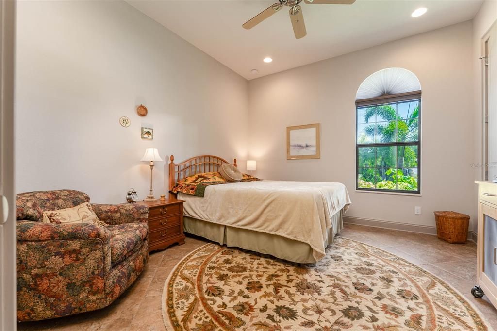 For Sale: $1,045,000 (4 beds, 2 baths, 2582 Square Feet)