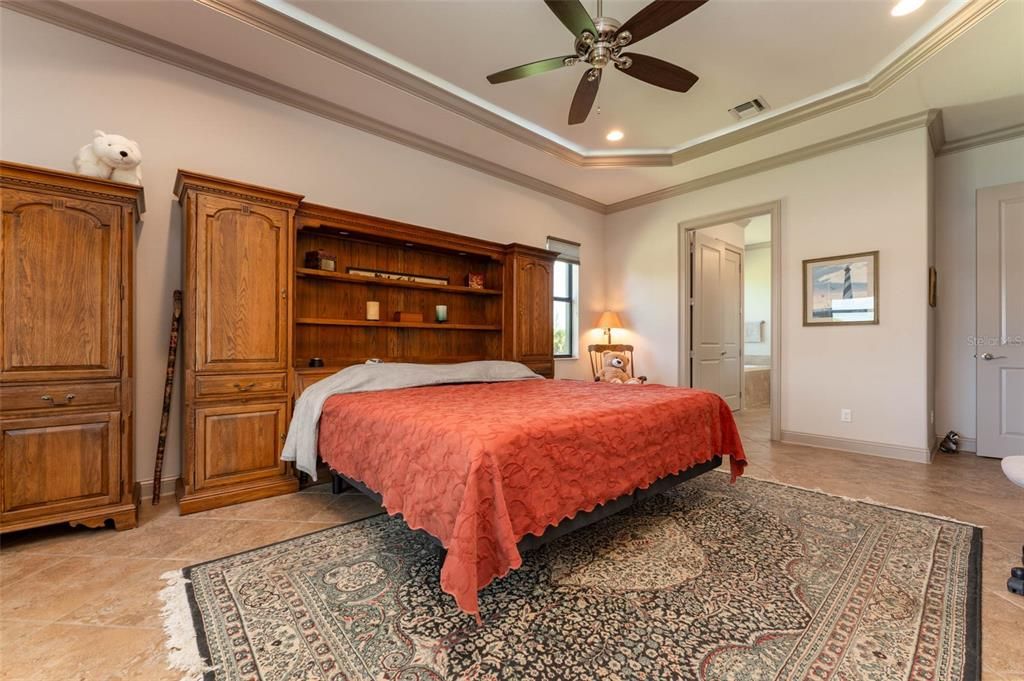 For Sale: $1,045,000 (4 beds, 2 baths, 2582 Square Feet)