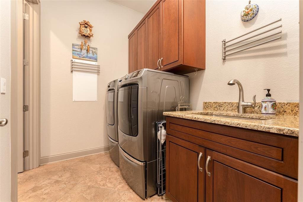 For Sale: $1,045,000 (4 beds, 2 baths, 2582 Square Feet)